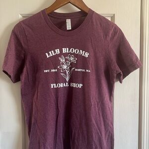 Lily Bloom It Ends with Us shirt, size small